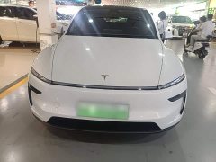 Tesla Model Y Rear-Wheel Drive - ფოტო 3
