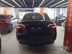 Tesla Model Y Rear-Wheel Drive - ფოტო 6