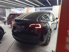 Tesla Model Y Rear-Wheel Drive - ფოტო 7