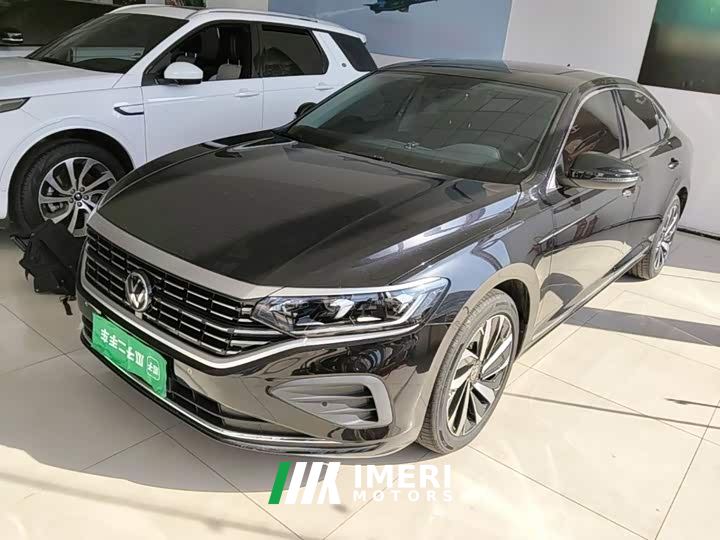 Volkswagen Passat Outstanding Edition 380TSI Dragon Ascendant Version