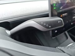 Tesla Model Y Rear-Wheel Drive - ფოტო 14