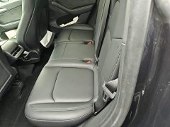 Tesla Model Y Rear-Wheel Drive - ფოტო 17