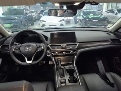 Honda Accord 260TURBO Phantom Night Premium Edition - ფოტო 10