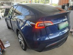 Tesla Model Y Long Range All-Wheel Drive - ფოტო 5