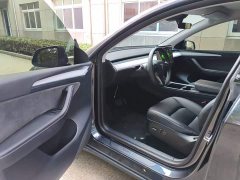 Tesla Model Y Long Range All-Wheel Drive - ფოტო 16