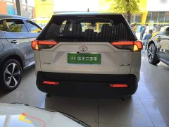 Toyota RAV4 2.0L CVT FWD Urban Edition - ფოტო 6