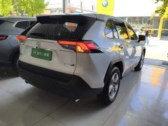 Toyota RAV4 2.0L CVT FWD Urban Edition - ფოტო 7
