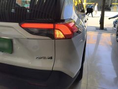 Toyota RAV4 2.0L CVT FWD Urban Edition - ფოტო 8