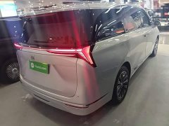 Buick GL8 Luxe Smart Comfort Edition - ფოტო 7