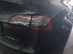 Tesla Model Y Long Range All-Wheel Drive - ფოტო 8