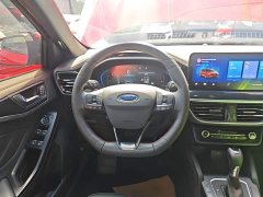 Ford Focus Hatchback EcoBoost 180 Automatic ST Line - ფოტო 11