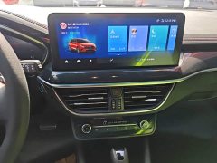 Ford Focus Hatchback EcoBoost 180 Automatic ST Line - ფოტო 13