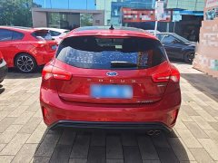 Ford Focus Hatchback EcoBoost 180 Automatic ST Line - ფოტო 6