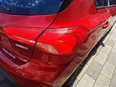 Ford Focus Hatchback EcoBoost 180 Automatic ST Line - ფოტო 8