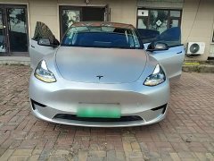 Tesla Model Y Rear-Wheel Drive - ფოტო 3