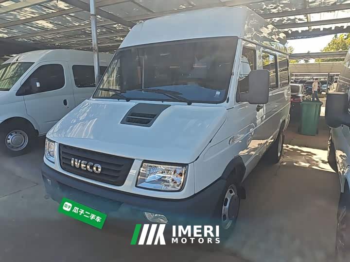 Iveco Daily 2021 2.5T A35 M1 Minibus 5-9 Seats Short Wheelbase Mid-roof Dual Wheels Side Sliding Door - ავტომობილი ჩინეთიდან