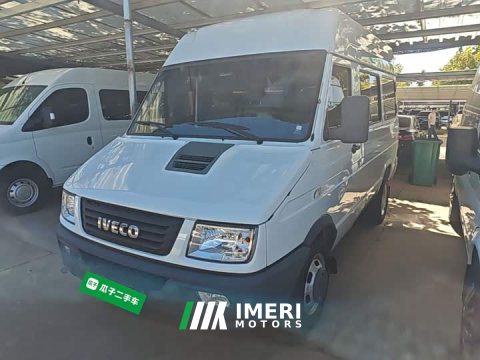 2022 Iveco Daily 2021 2.5T A35 M1 Minibus 5-9 Seats Short Wheelbase Mid-roof Dual Wheels Side Sliding Door - ავტომობილი ჩინე…