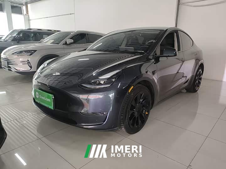 Tesla Model Y Long Range All-Wheel Drive