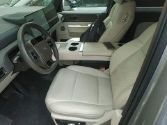 Li Auto Li Xiang MEGA Ultra - ფოტო 15