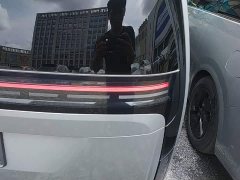 Li Auto Li Xiang MEGA Ultra - ფოტო 8