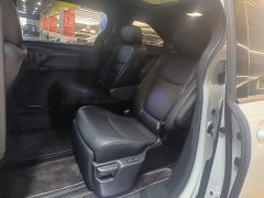 Toyota Sienna 2023 2.5L Hybrid Platinum Edition - ფოტო 17