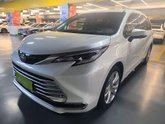 Toyota Sienna 2023 2.5L Hybrid Platinum Edition - ფოტო 2