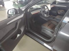 Tesla Model Y Rear-Wheel Drive - ფოტო 16