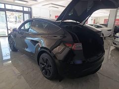 Tesla Model Y Rear-Wheel Drive - ფოტო 5
