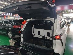 Toyota Gravia 2.5L Hybrid Prestige Plus AWD - ფოტო 19