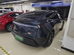 Tesla Model Y Rear-Wheel Drive - ფოტო 7