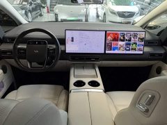 Li Auto Li Xiang MEGA Ultra - ფოტო 10