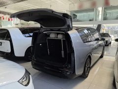 Li Auto Li Xiang MEGA Ultra - ფოტო 19