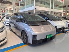 Li Auto Li Xiang MEGA Ultra - ფოტო 4