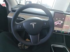 Tesla Model Y Standard Range RWD - ფოტო 11