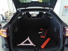 Tesla Model Y Standard Range RWD - ფოტო 19