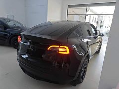 Tesla Model Y Standard Range RWD - ფოტო 7