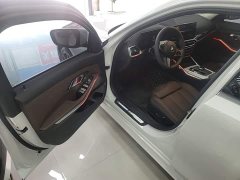 BMW 3 Series 320Li M Sport Package - ფოტო 16