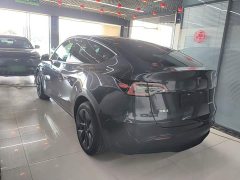 Tesla Model Y Long Range All-Wheel Drive - ფოტო 5