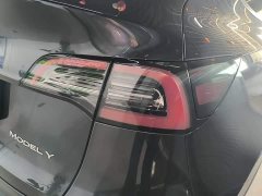 Tesla Model Y Long Range All-Wheel Drive - ფოტო 8