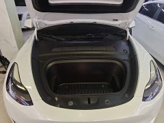 Tesla Model Y Long Range All-Wheel Drive - ფოტო 20