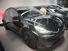 Tesla Model Y 2022 Facelift Rear-Wheel Drive - ფოტო 4