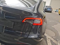Tesla Model Y Long Range All-Wheel Drive - ფოტო 8