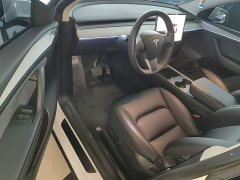 Tesla Model Y Rear-Wheel Drive - ფოტო 16