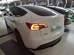 Tesla Model Y Rear-Wheel Drive - ფოტო 5