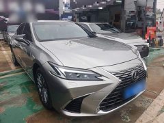Lexus ES 200 Premium Edition - ფოტო 4