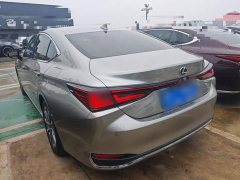 Lexus ES 200 Premium Edition - ფოტო 5