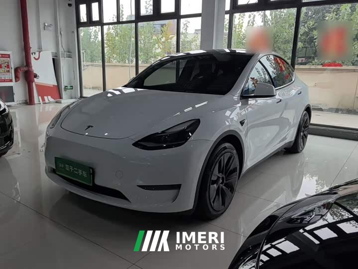 Tesla Model Y Standard Range RWD