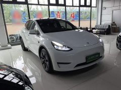 Tesla Model Y Standard Range RWD - ფოტო 4