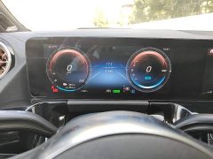 Mercedes-Benz EQA 300 4MATIC Launch Edition - ფოტო 12