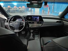 Lexus ES 300h Excellence - ფოტო 10